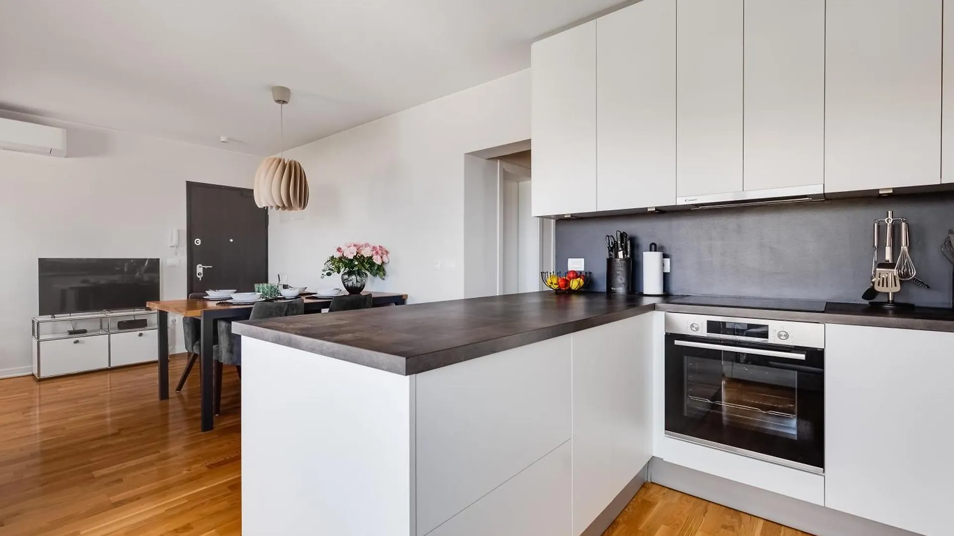 Spacious Two Bedroom Apartment With Roof Terrace, Borik Zadar