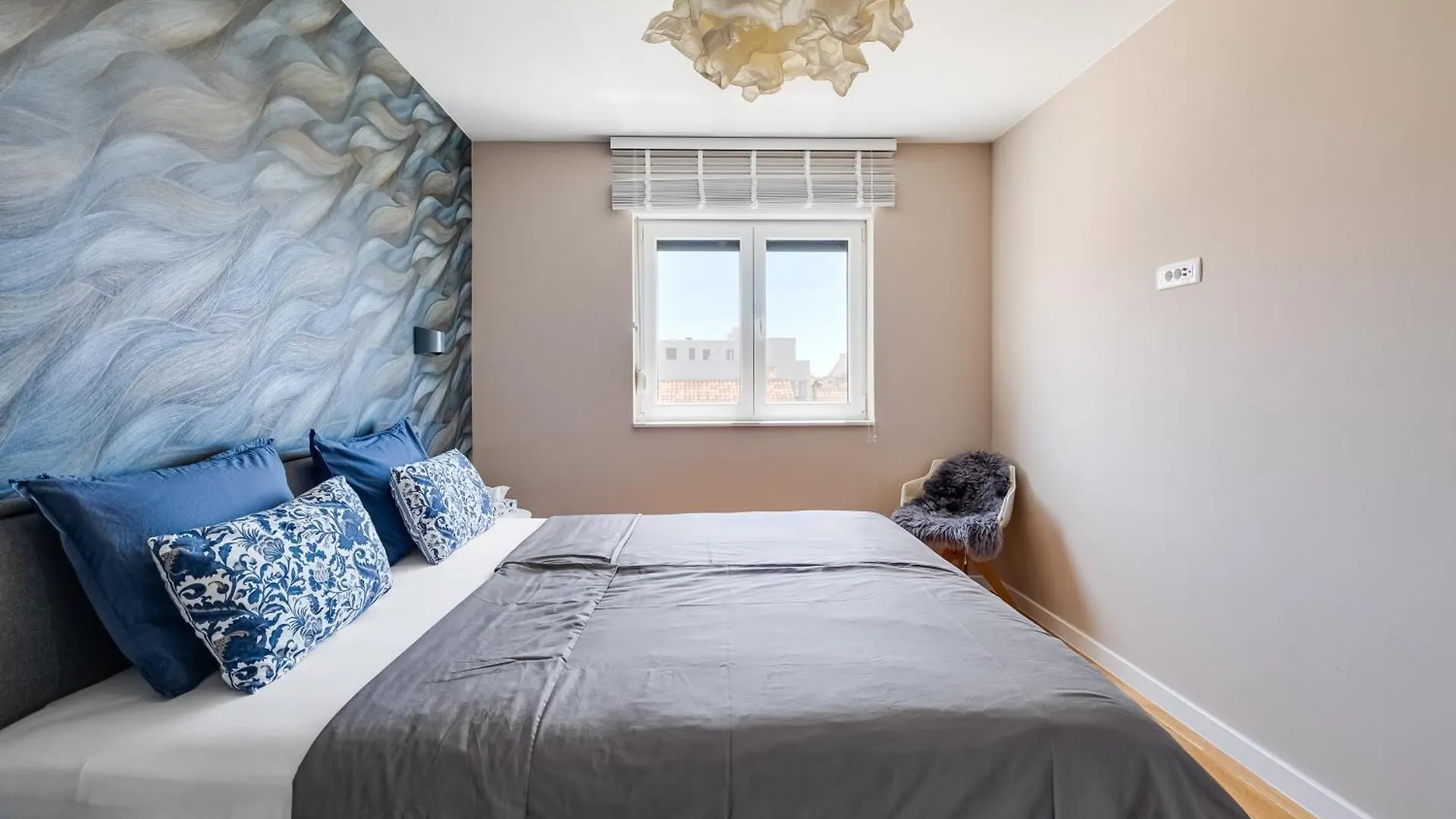 Spacious Two Bedroom Apartment With Roof Terrace, Borik Zadar 0*,