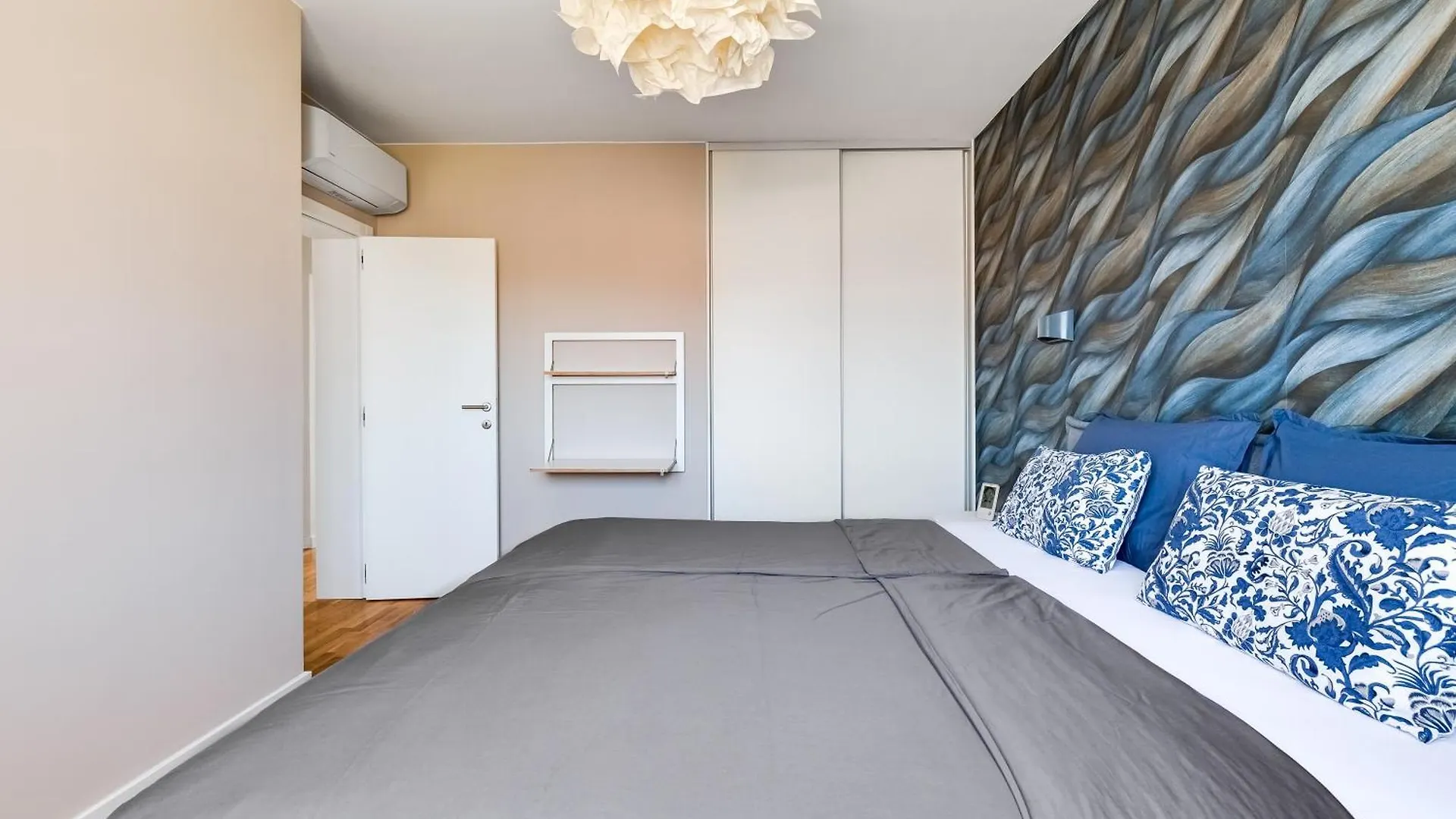 Spacious Two Bedroom Apartment With Roof Terrace, Borik Zadar Croatia
